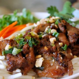 Banh Hoi Heo Quay (Roasted Pork Vermicelli)