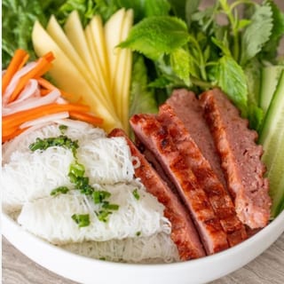 Banh Hoi Heo Quay Nem Nuong