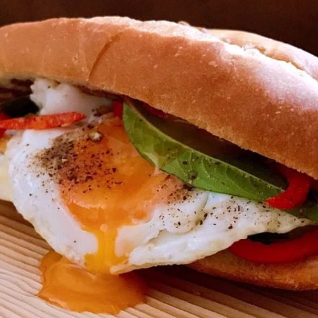 Banh Mi Op La.